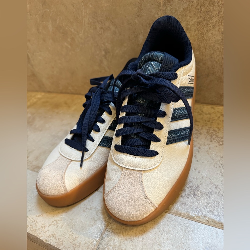 Woman’s Adidas VL Court 3.0 sneaker